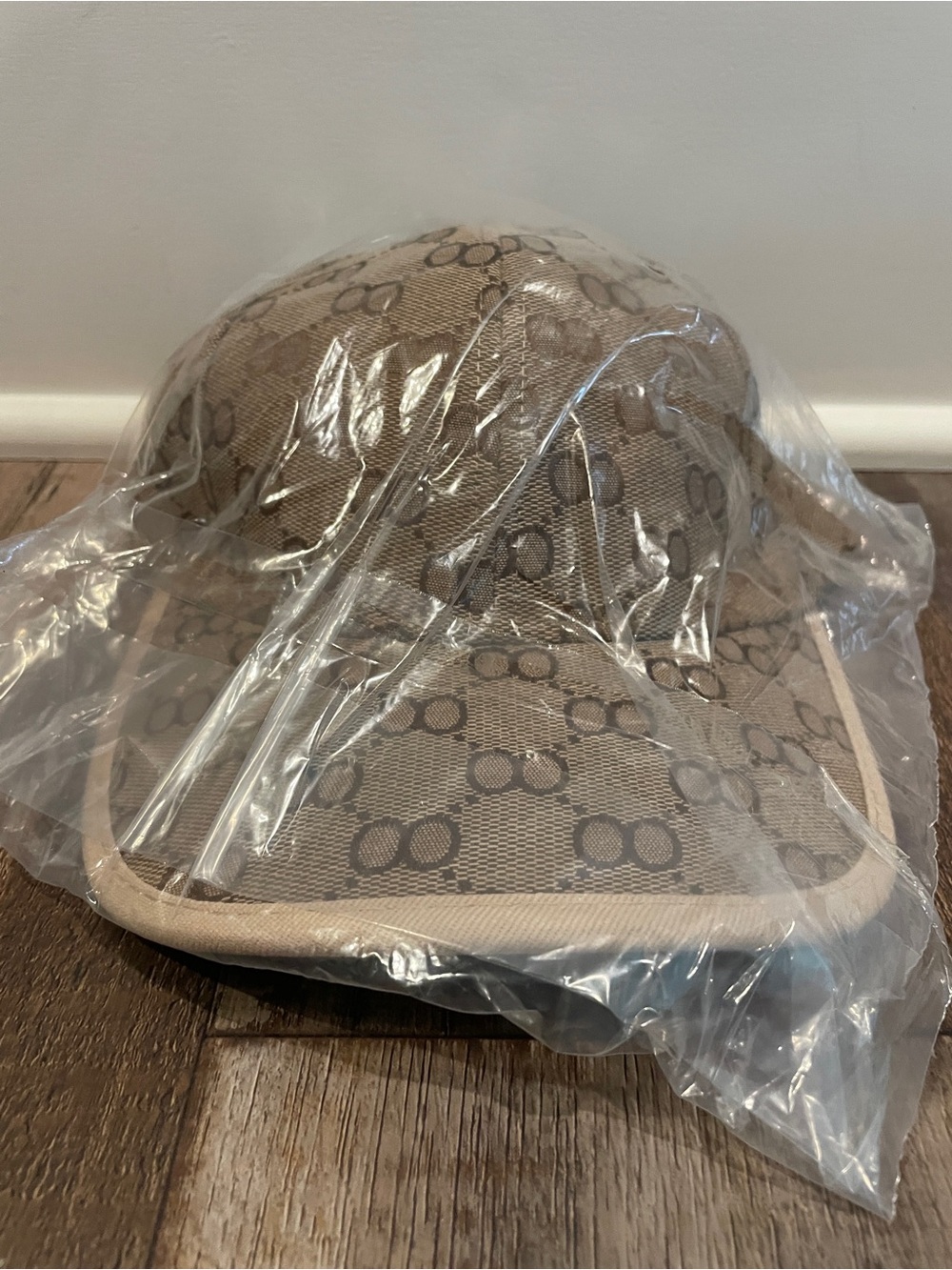 Canvas Baseball Hat in Beige and Brown
